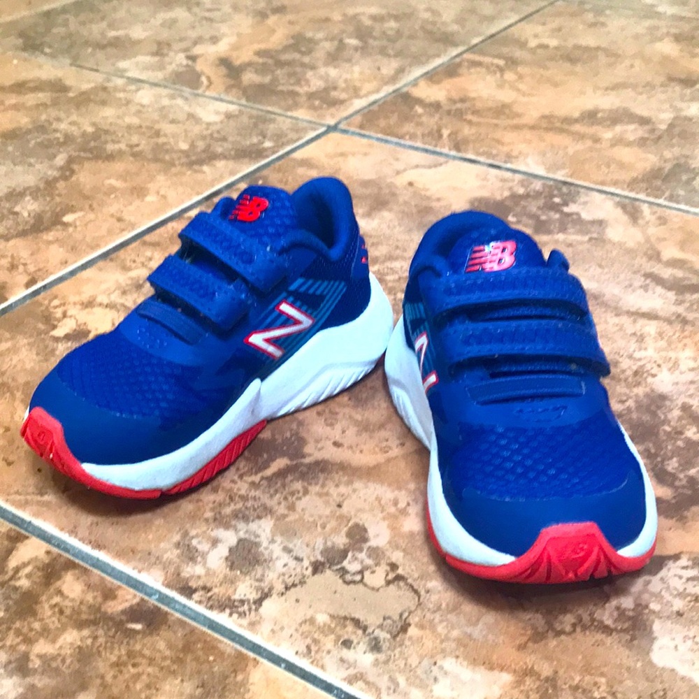 New Balance low top sneakers Sz 5